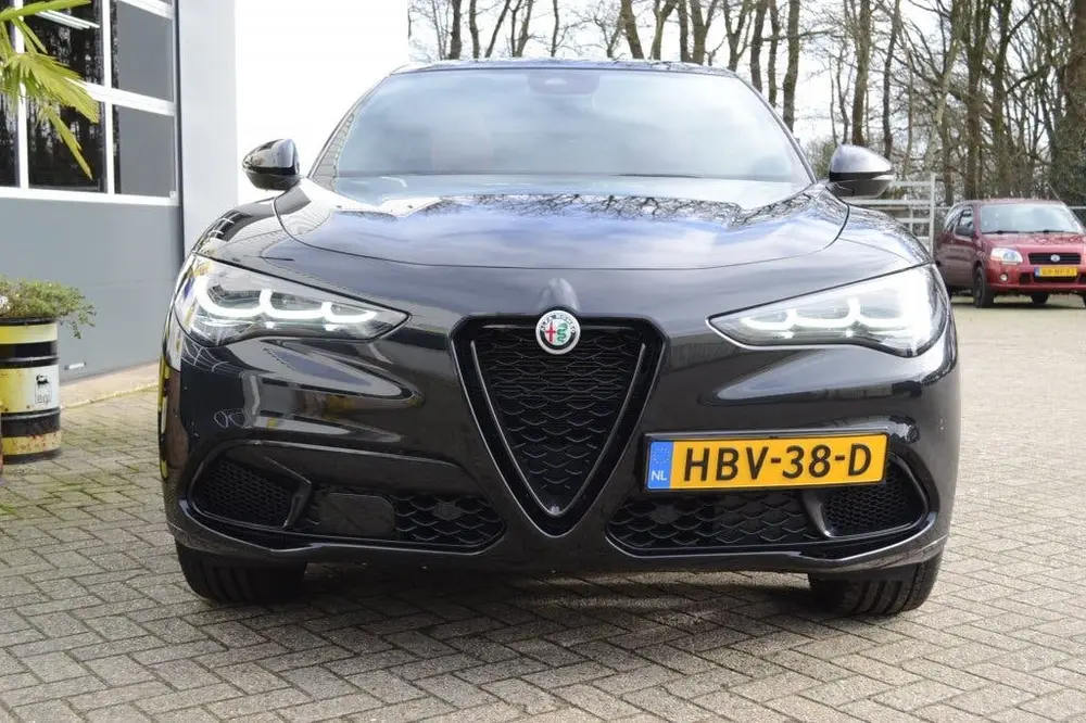 Alfa Romeo Stelvio 2.2 JTD Veloce Q2 My23 (bj 2023) uit 2023, foto 2