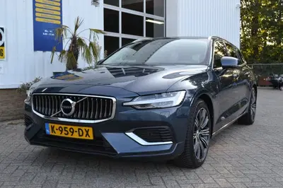 Volvo V60 2.0 T8 AWD R. R-Des. (bj 2020 uit 2020