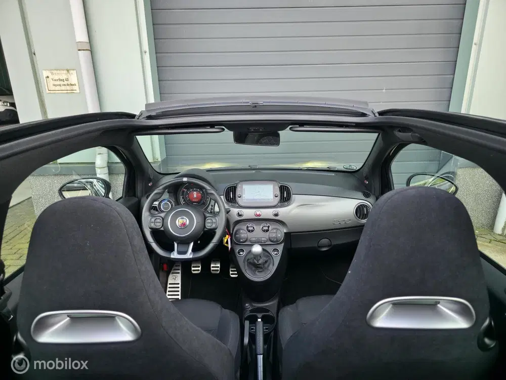 Fiat 500C Abarth 595C 1.4 T-Jet Handgeschakeld uit 2023, foto 13