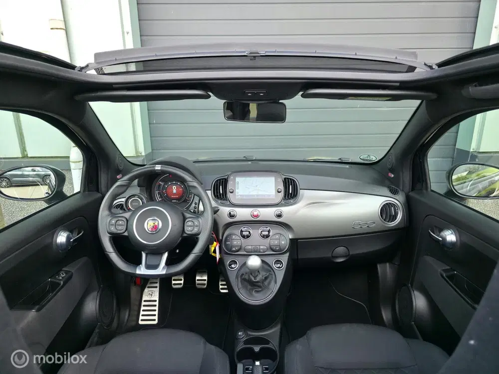 Fiat 500C Abarth 595C 1.4 T-Jet Handgeschakeld uit 2023, foto 14
