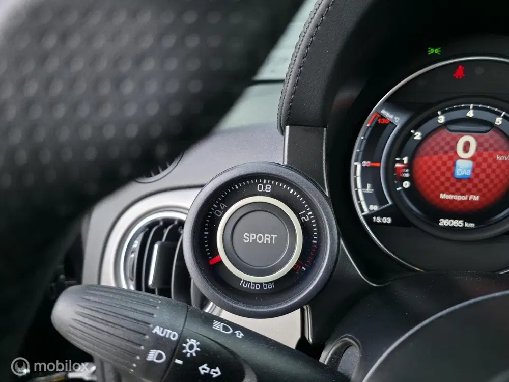 Fiat 500C Abarth 595C 1.4 T-Jet Handgeschakeld uit 2023, foto 16