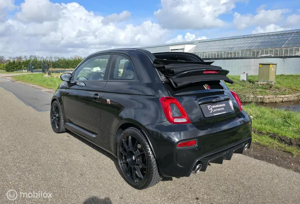 Fiat 500C Abarth 595C 1.4 T-Jet Handgeschakeld uit 2023, foto 3
