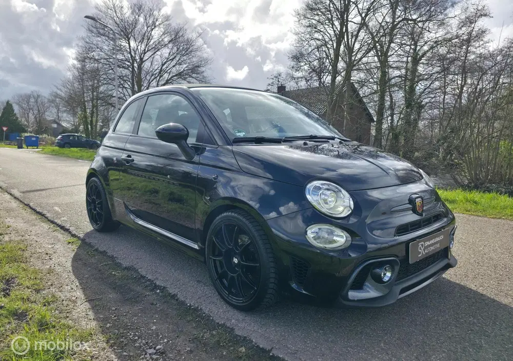 Fiat 500C Abarth 595C 1.4 T-Jet Handgeschakeld uit 2023, foto 4
