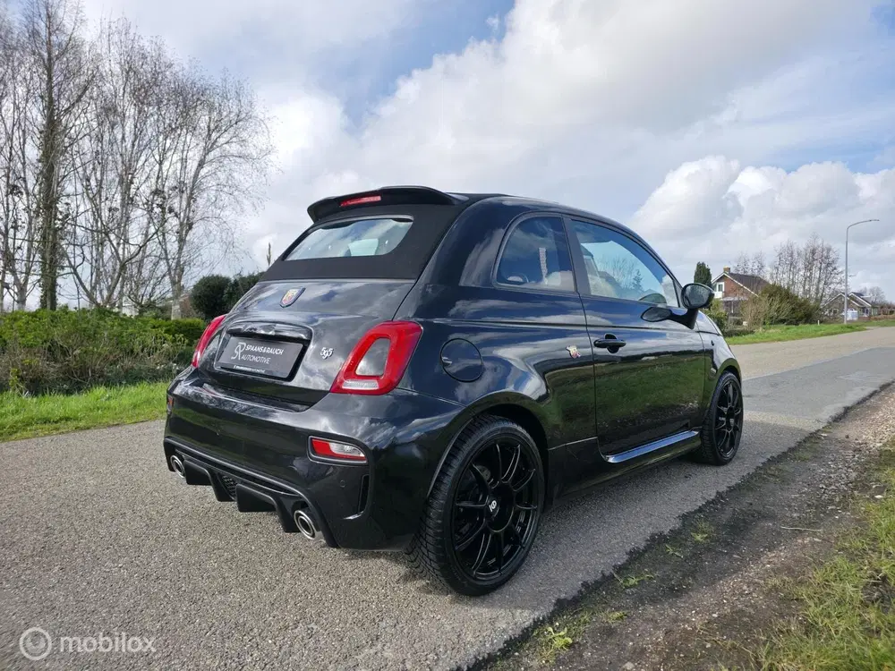 Fiat 500C Abarth 595C 1.4 T-Jet Handgeschakeld uit 2023, foto 5