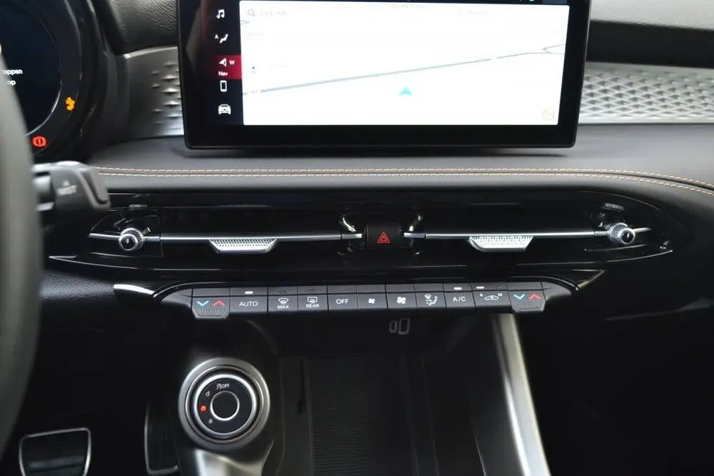 Alfa Romeo Tonale 1.5T Hybrid Sprint BTW Auto (bj 2025) uit 2025, foto 20