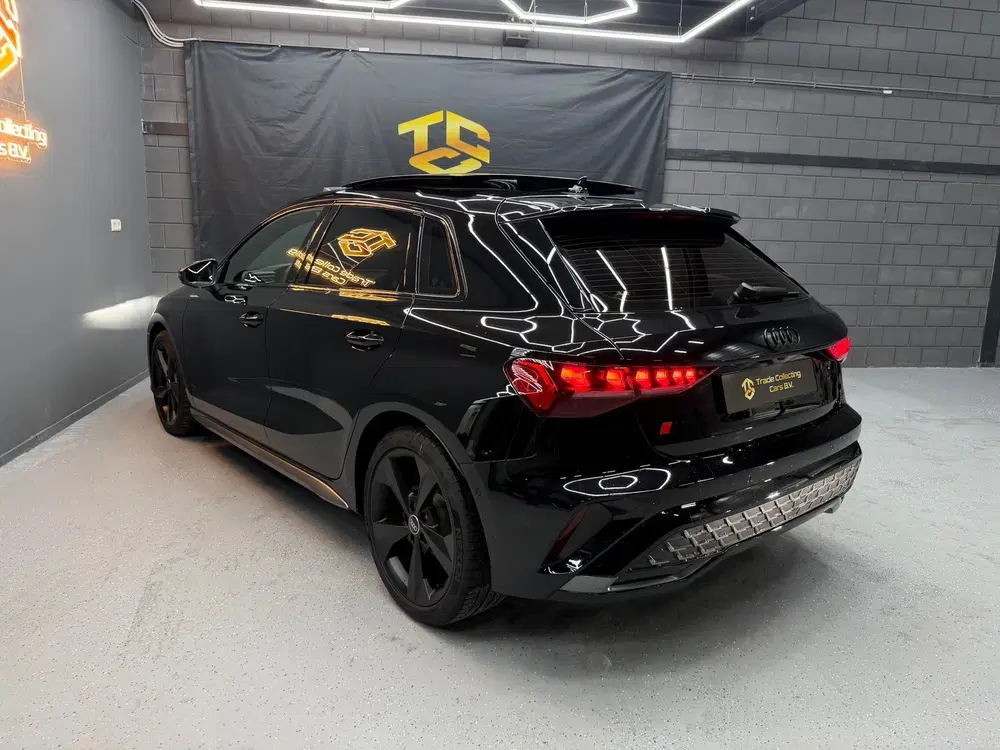 Audi A3 35 TFSI S-Edition-Pano-Keyless-Sonos-Ambi uit 2024, foto 3