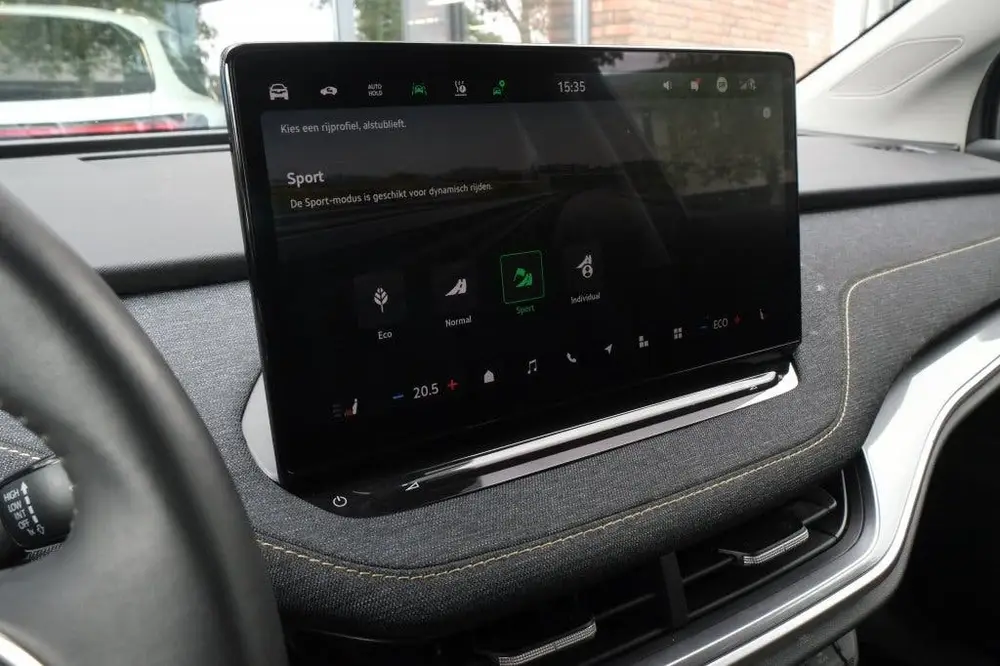 Skoda Elroq 85 Loft uit 2025, foto 12