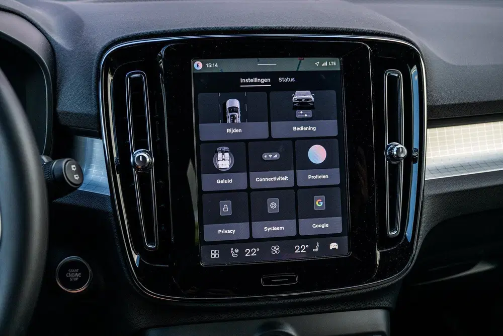 Volvo XC40 2.0 B4 Plus Dark uit 2026, foto 20