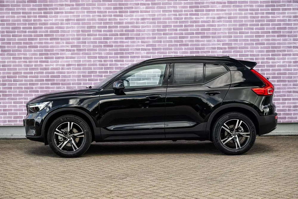 Volvo XC40 2.0 B4 Plus Dark uit 2026, foto 4