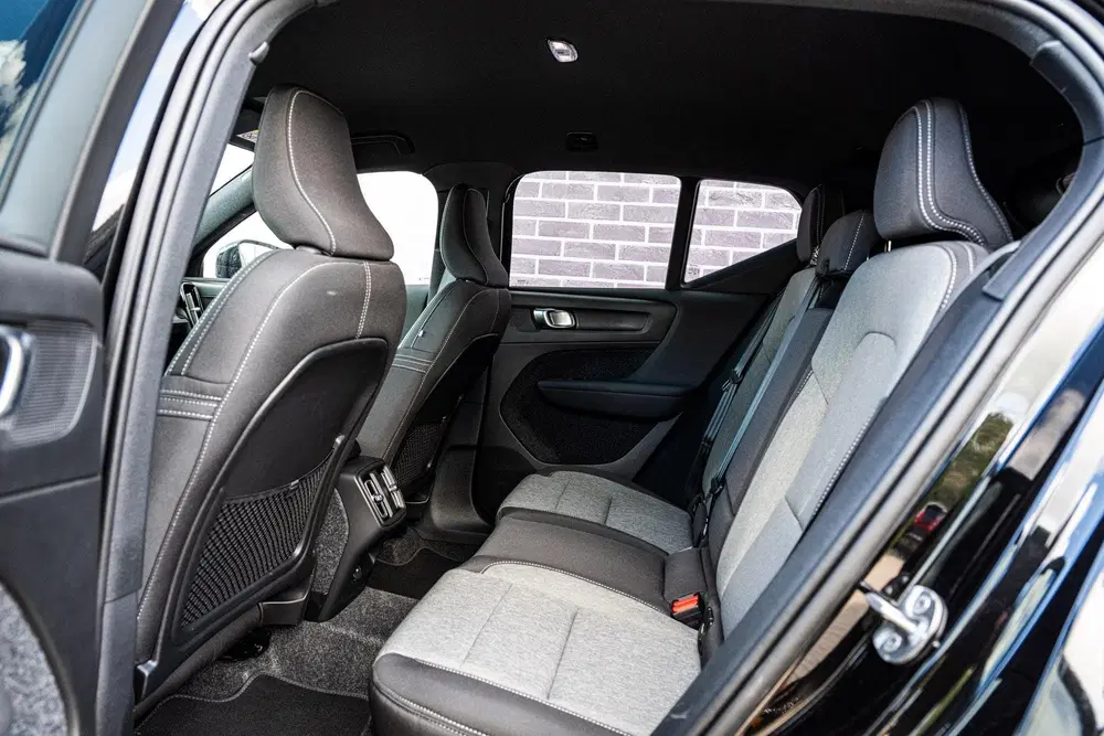 Volvo XC40 2.0 B4 Plus Dark uit 2026, foto 9