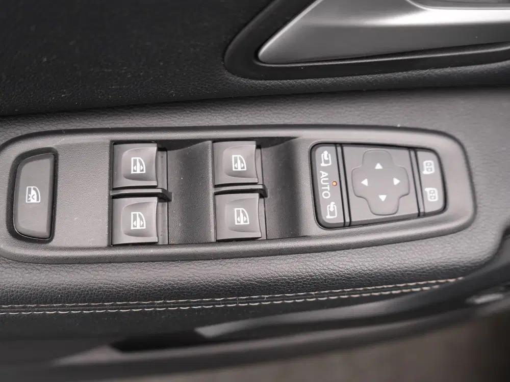 Dacia Duster TCe 150 4x4 Journey uit 2023, foto 12