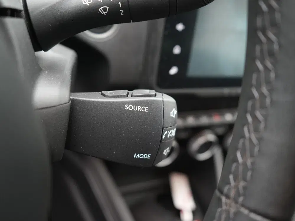 Dacia Duster TCe 150 4x4 Journey uit 2023, foto 18