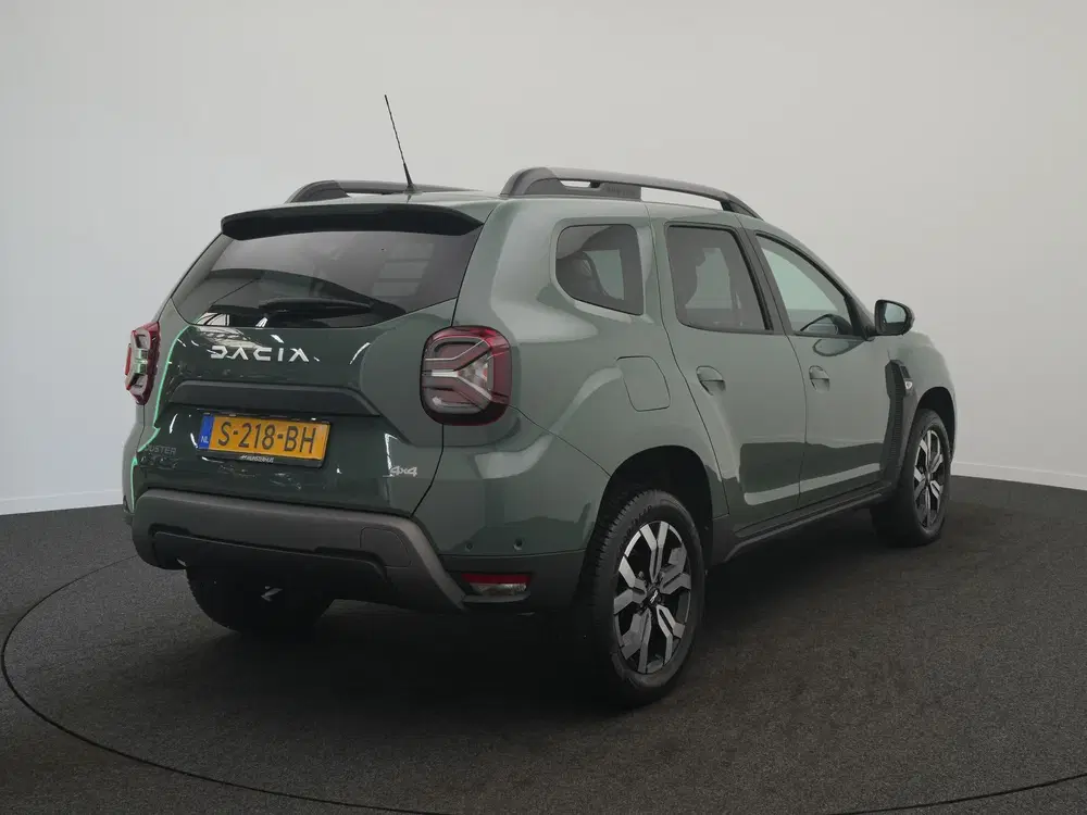 Dacia Duster TCe 150 4x4 Journey uit 2023, foto 4