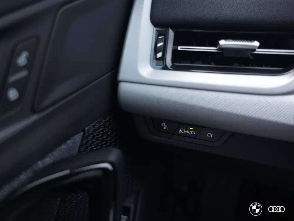 BMW X1 xDrive25e BUSINESS uit 2024, foto 12