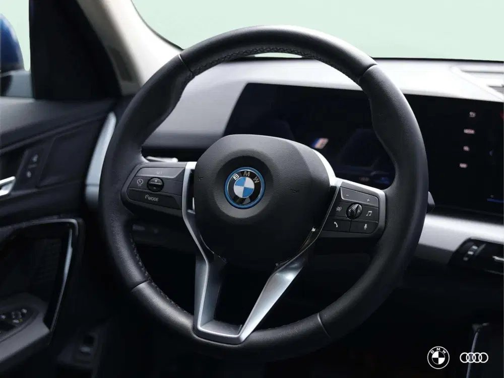 BMW X1 xDrive25e BUSINESS uit 2024, foto 16
