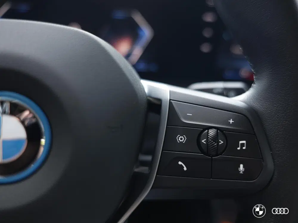 BMW X1 xDrive25e BUSINESS uit 2024, foto 17