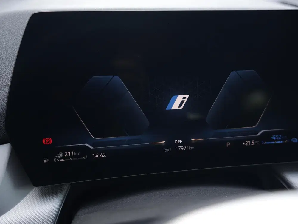 BMW X1 xDrive25e BUSINESS uit 2024, foto 18
