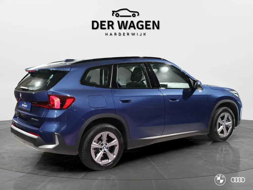 BMW X1 xDrive25e BUSINESS uit 2024, foto 3