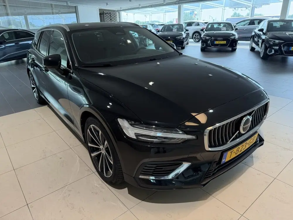 Volvo V60 2.0 T6 Plug-in Hybrid AWD Core Bright (bj uit 2023, foto 2