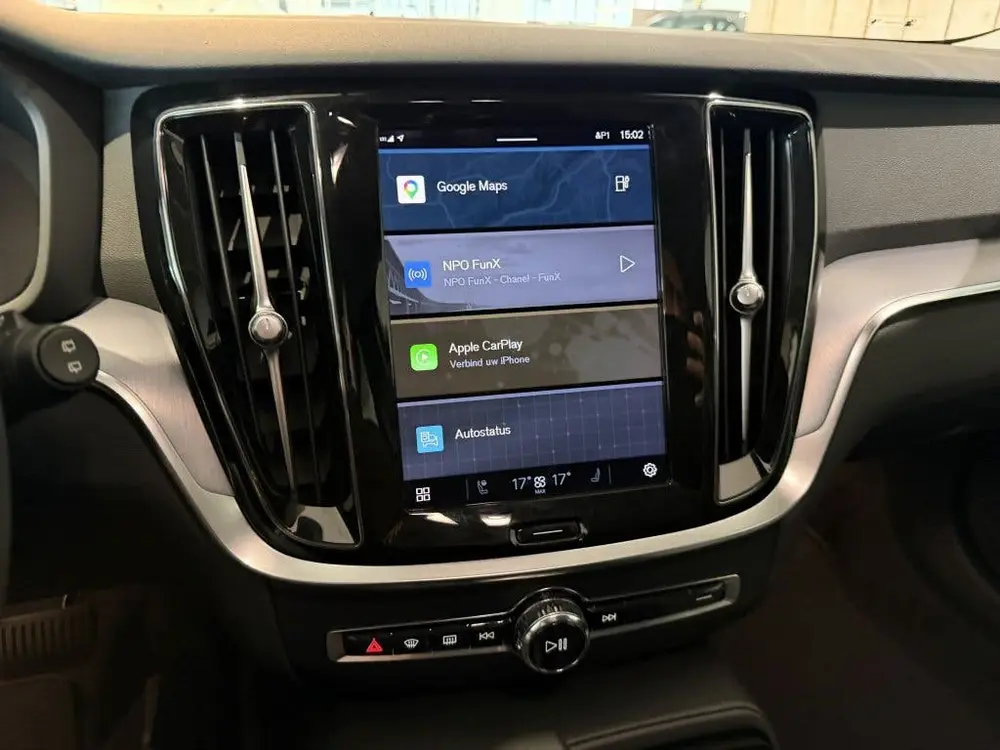 Volvo V60 2.0 T6 Plug-in Hybrid AWD Core Bright (bj uit 2023, foto 9