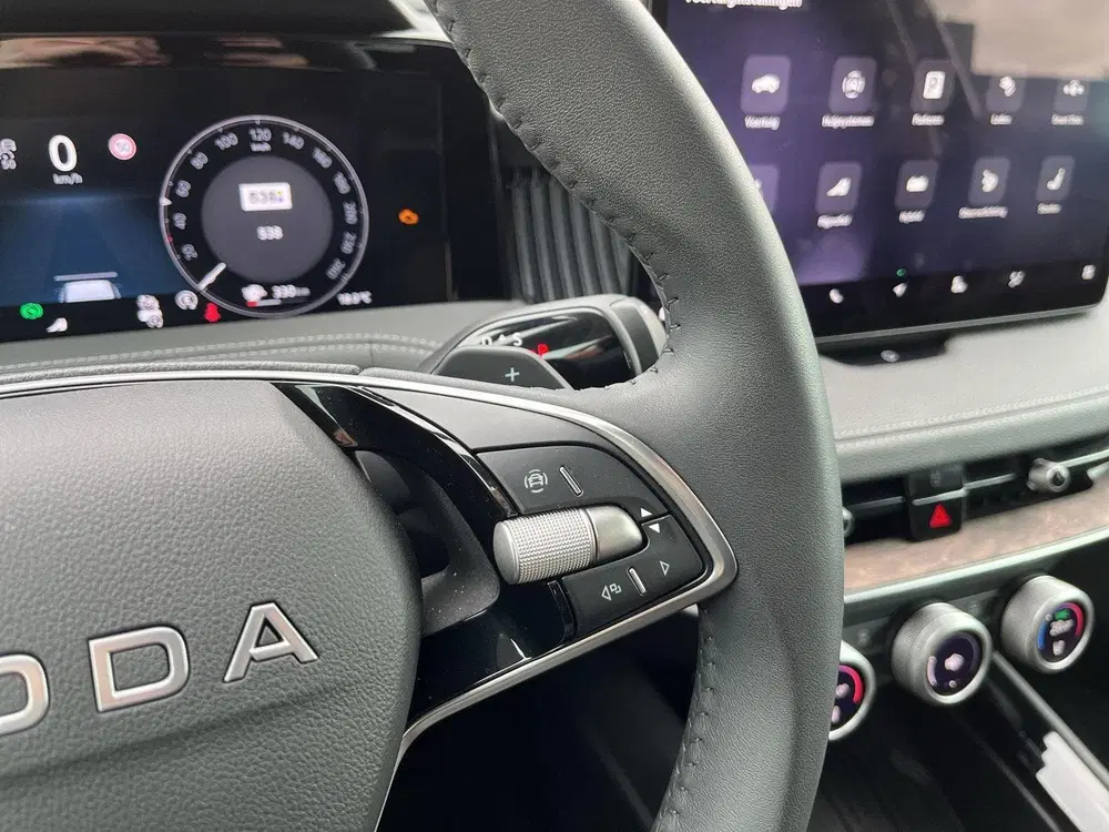 Skoda Superb 1.5 TSI iV L&K uit 2025, foto 14