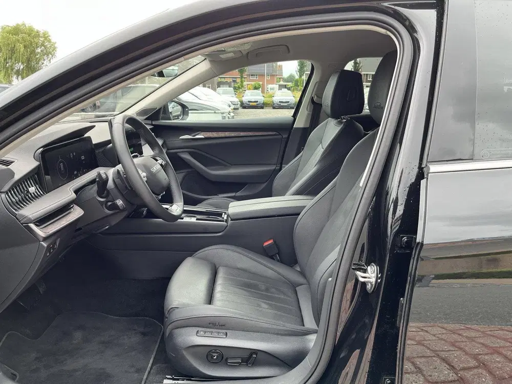 Skoda Superb 1.5 TSI iV L&K uit 2025, foto 5