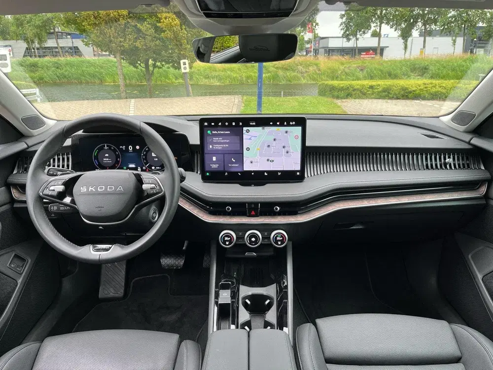 Skoda Superb 1.5 TSI iV L&K uit 2025, foto 6