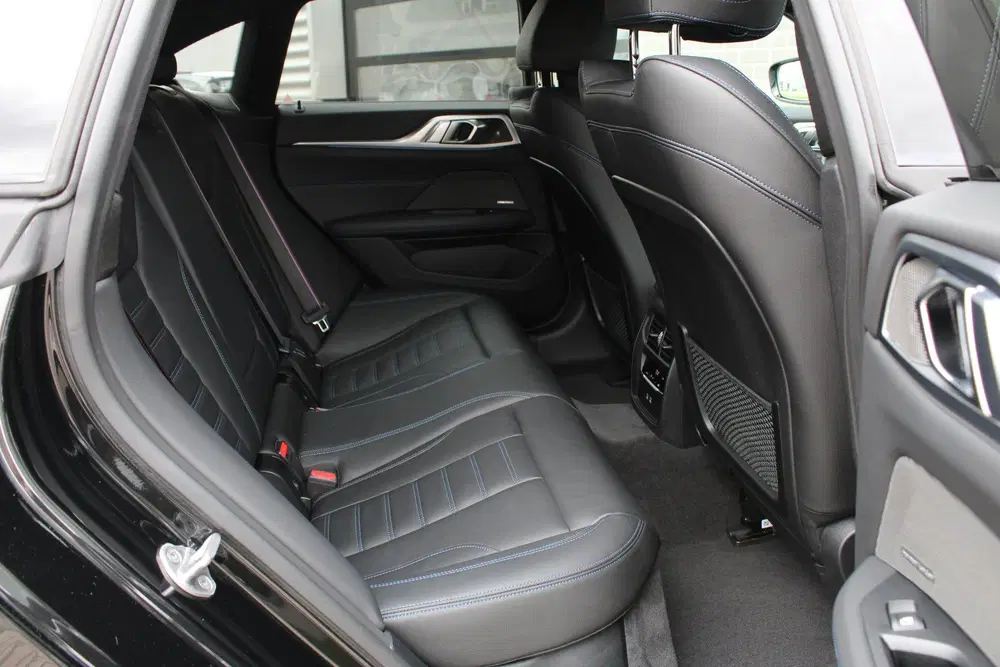 BMW i4 eDrive40 High Executive 84 kWh uit 2022, foto 11