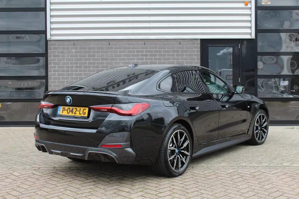 BMW i4 eDrive40 High Executive 84 kWh uit 2022, foto 3