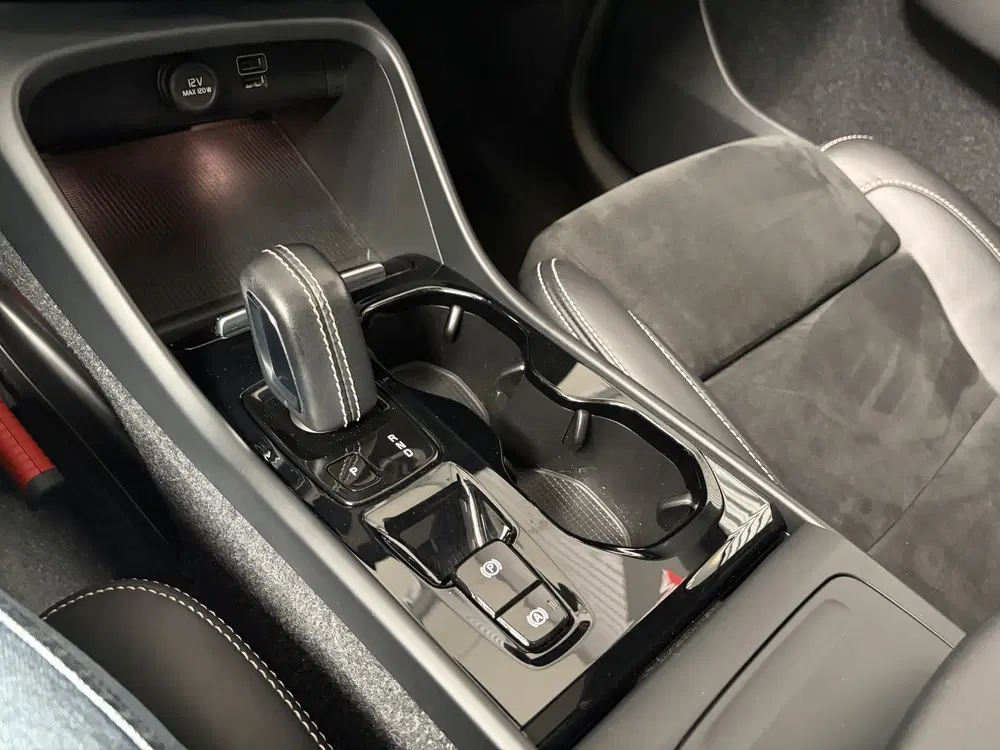 Volvo XC40 1.5 T3 R-DESIGN uit 2021, foto 11