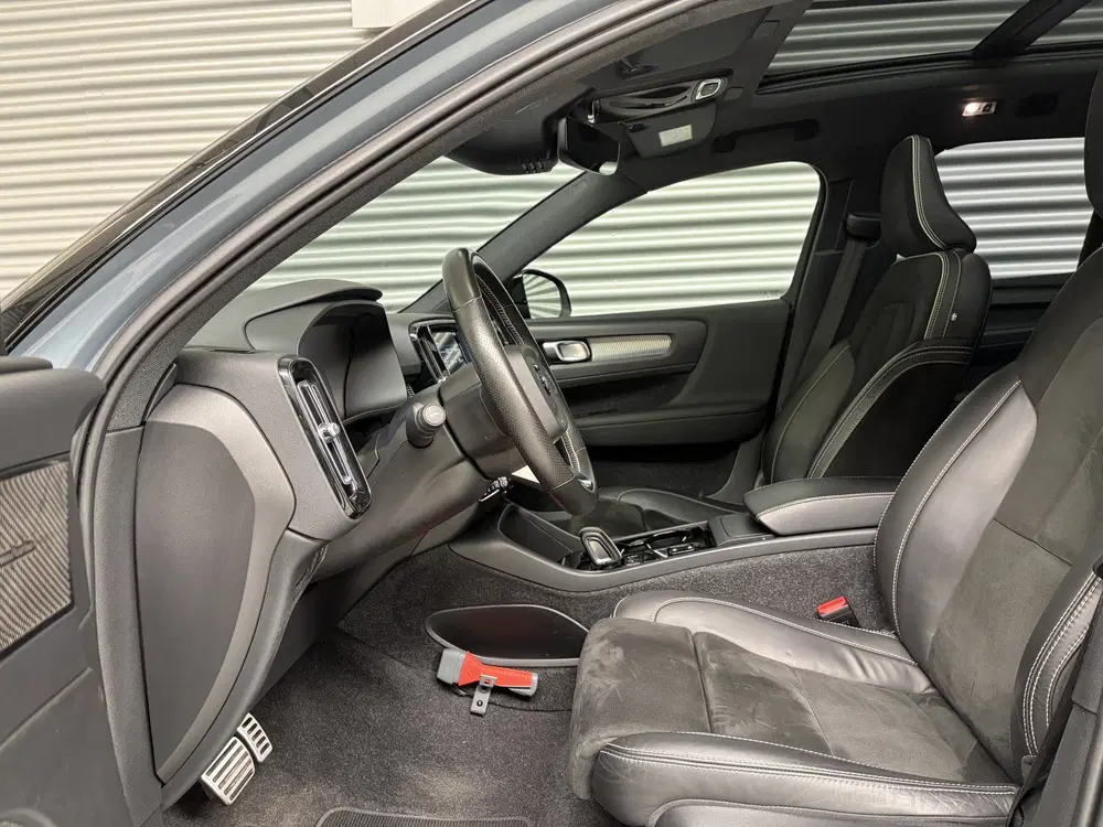 Volvo XC40 1.5 T3 R-DESIGN uit 2021, foto 5