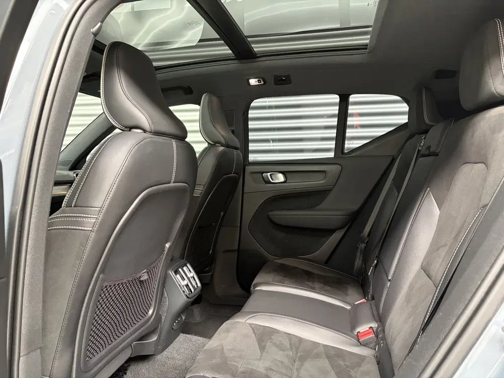 Volvo XC40 1.5 T3 R-DESIGN uit 2021, foto 8