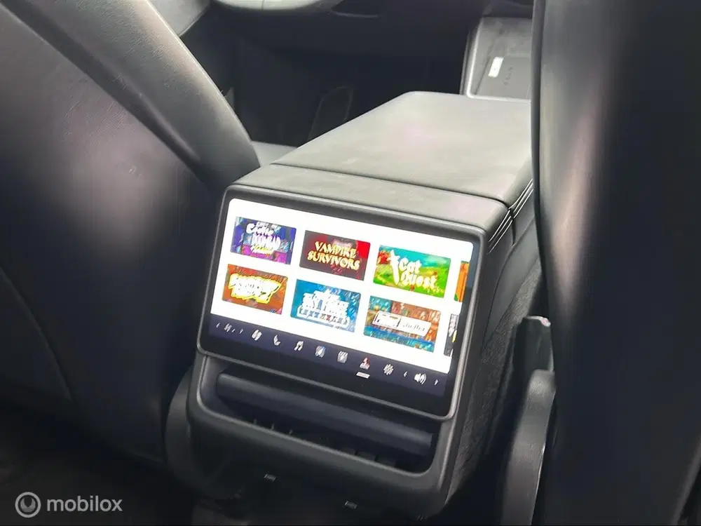 Tesla Model Y Premium Long Range RWD uit 2025, foto 13