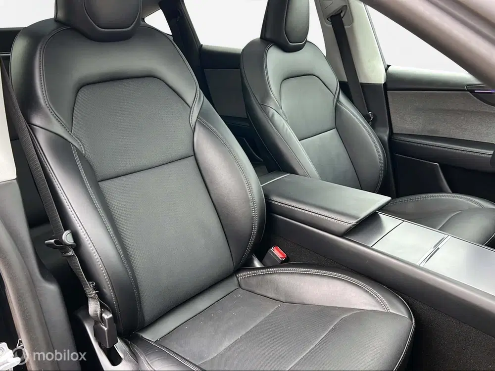 Tesla Model Y Premium Long Range RWD uit 2025, foto 7