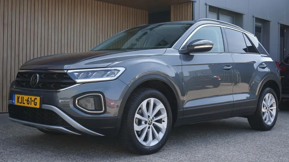 Volkswagen T-Roc 1.5 TSI 150pk DSG Life Business *Facelift* uit 2022, foto 4