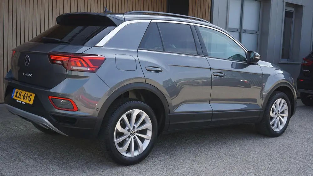 Volkswagen T-Roc 1.5 TSI 150pk DSG Life Business *Facelift* uit 2022, foto 5