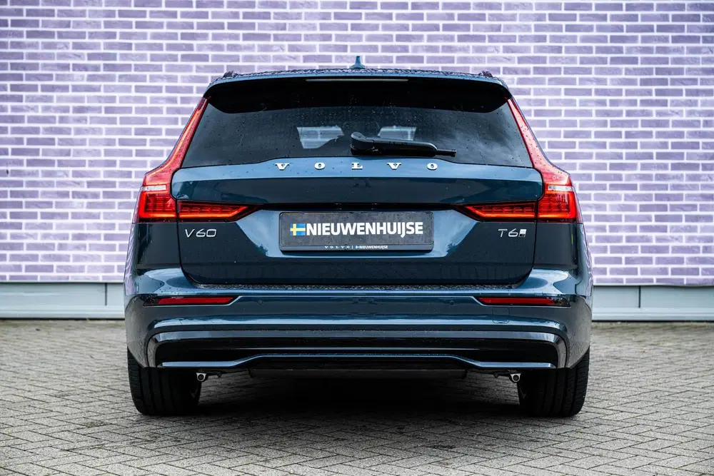 Volvo V60 2.0 T6 Plug-in hybrid AWD Ultra Dark uit 2026, foto 10