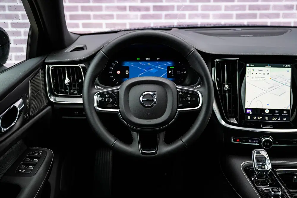 Volvo V60 2.0 T6 Plug-in hybrid AWD Ultra Dark uit 2026, foto 4