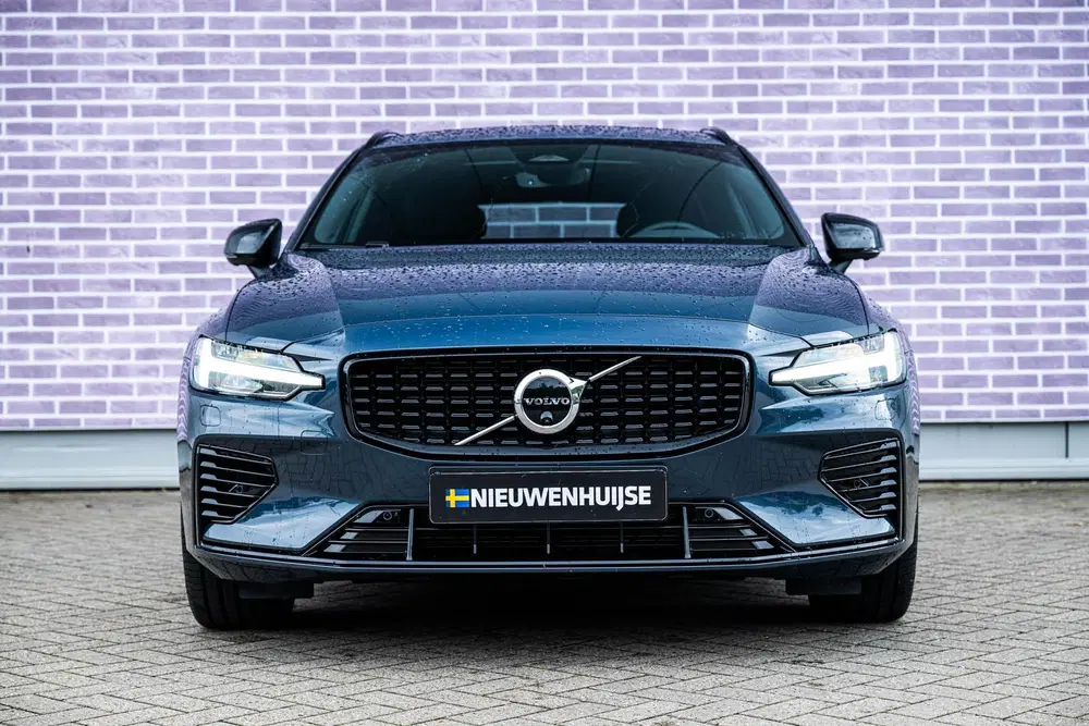 Volvo V60 2.0 T6 Plug-in hybrid AWD Ultra Dark uit 2026, foto 9