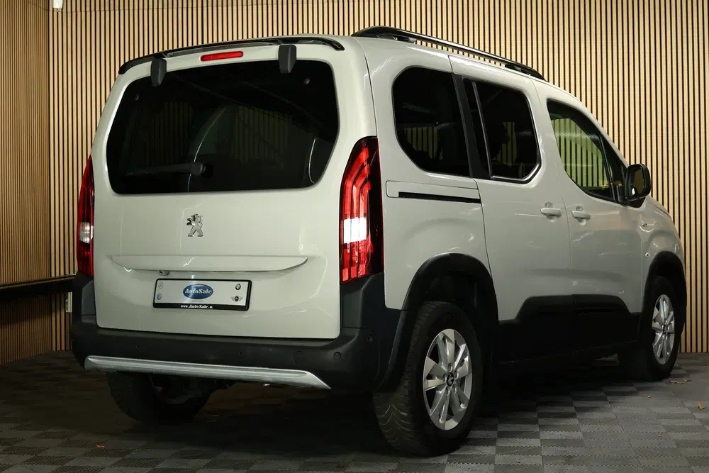 Peugeot Rifter 1.2 Puretech GT-Line AUT CARPLAY CAM NAV P uit 2021, foto 3