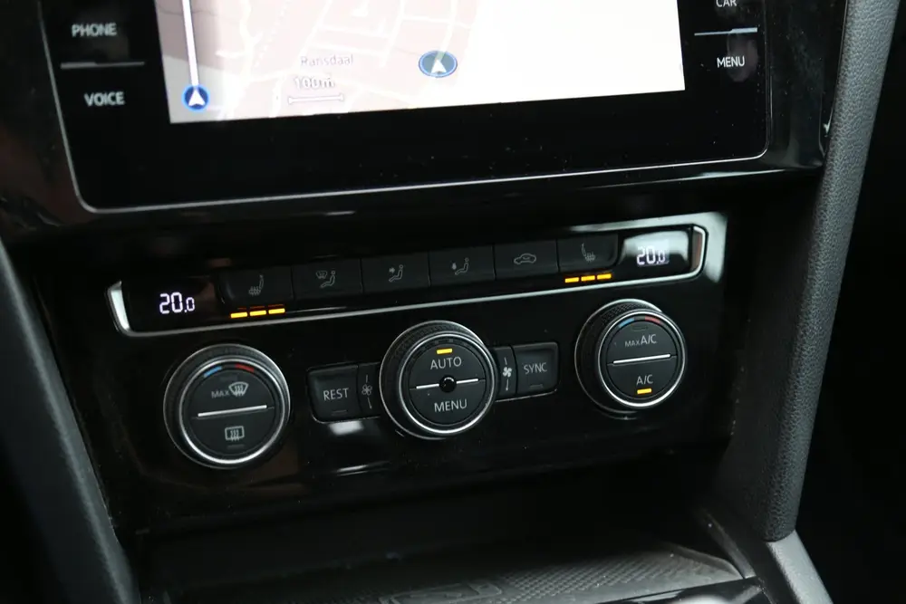 Volkswagen Passat Variant 1.5 TSI Elegance DSG Navi Camera L uit 2020, foto 11