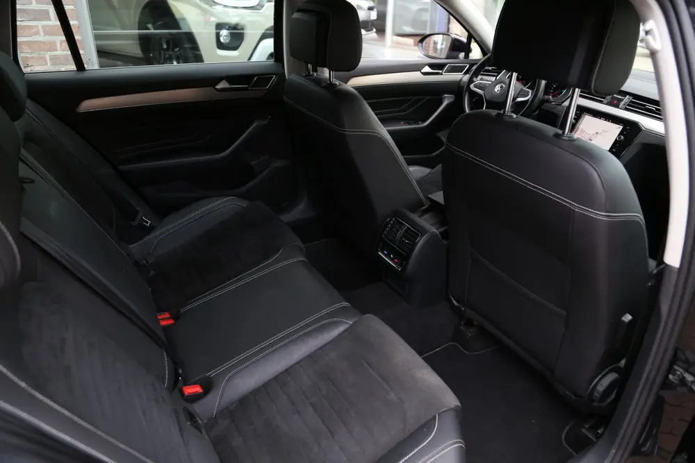 Volkswagen Passat Variant 1.5 TSI Elegance DSG Navi Camera L uit 2020, foto 13