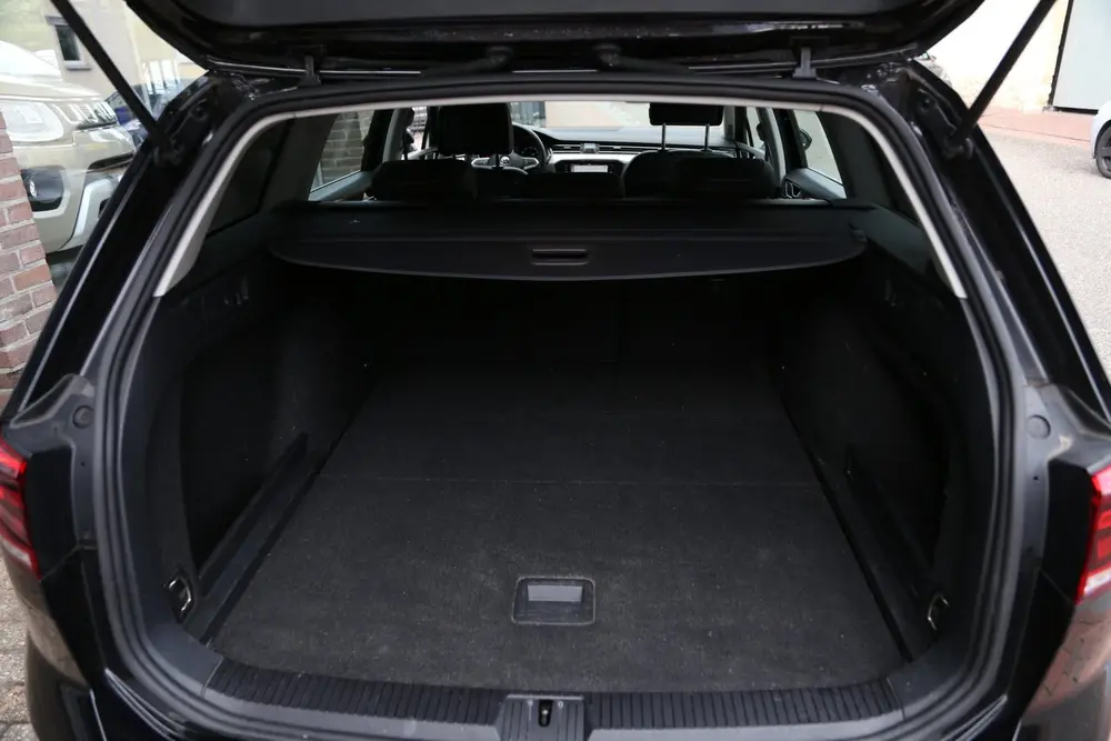 Volkswagen Passat Variant 1.5 TSI Elegance DSG Navi Camera L uit 2020, foto 14