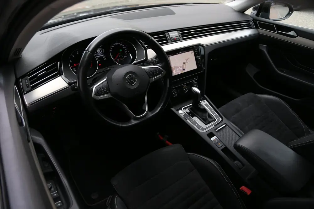 Volkswagen Passat Variant 1.5 TSI Elegance DSG Navi Camera L uit 2020, foto 6