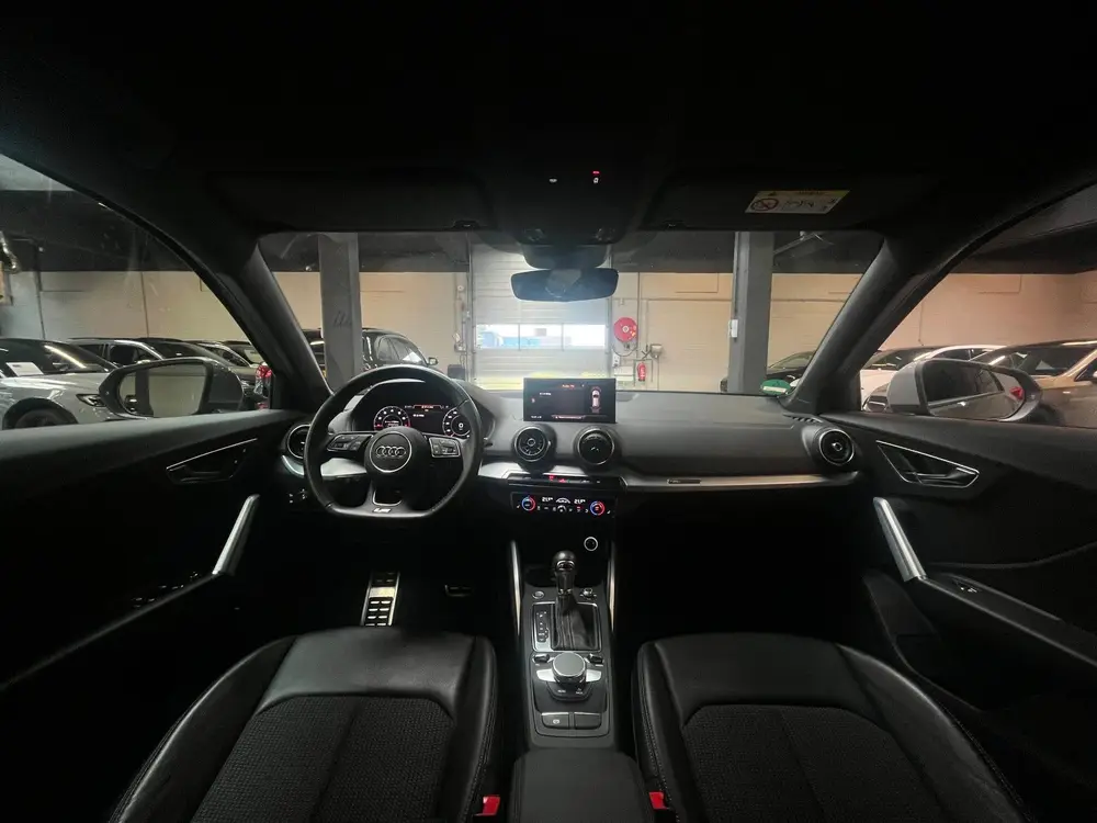 Audi Q2 35 TFSI CoD Design S Line Carplay uit 2019, foto 17