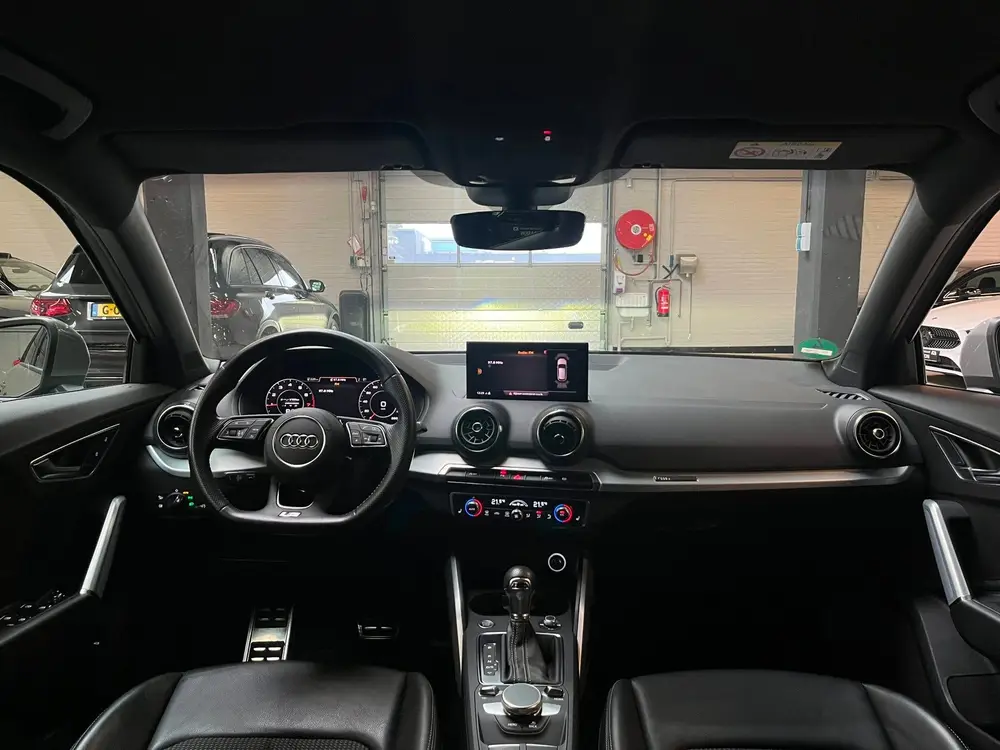 Audi Q2 35 TFSI CoD Design S Line Carplay uit 2019, foto 18