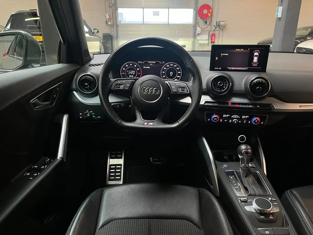 Audi Q2 35 TFSI CoD Design S Line Carplay uit 2019, foto 19