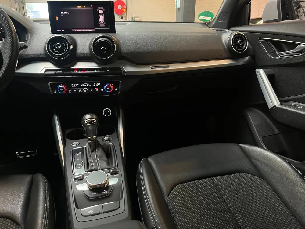 Audi Q2 35 TFSI CoD Design S Line Carplay uit 2019, foto 20