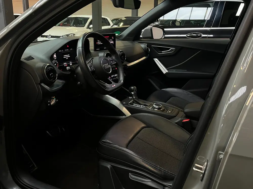 Audi Q2 35 TFSI CoD Design S Line Carplay uit 2019, foto 9