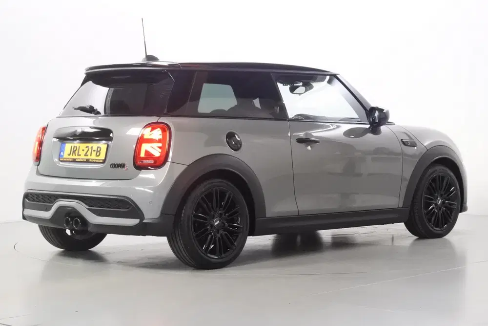 Mini Cooper S 2.0 Cooper S Yours Moonwalk Blacked out uit 2021, foto 2